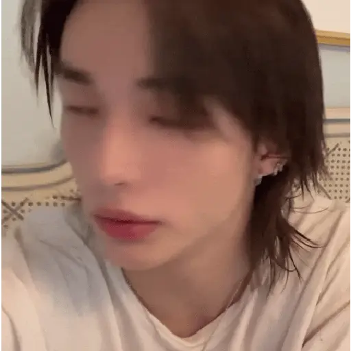 醙〘🤴🏻〙Hyunjin 18