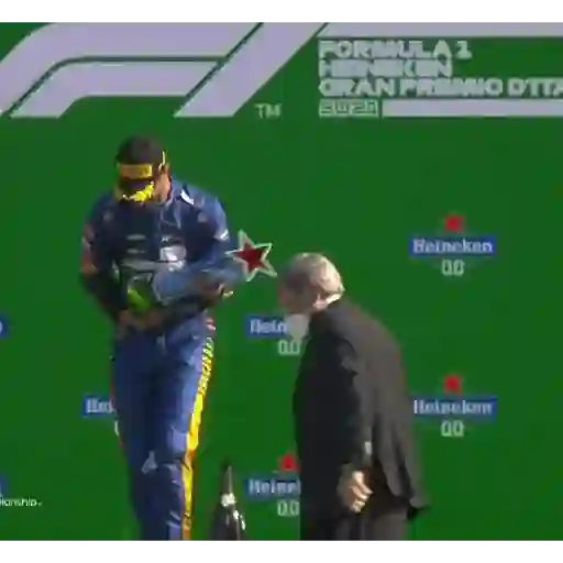 Daniel Ricciardo 8