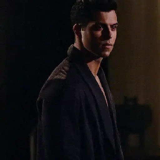 Raphael Santiago  10