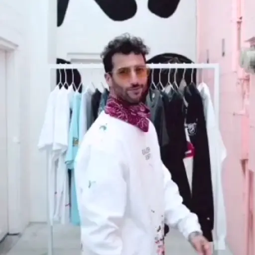 Daniel Ricciardo 16