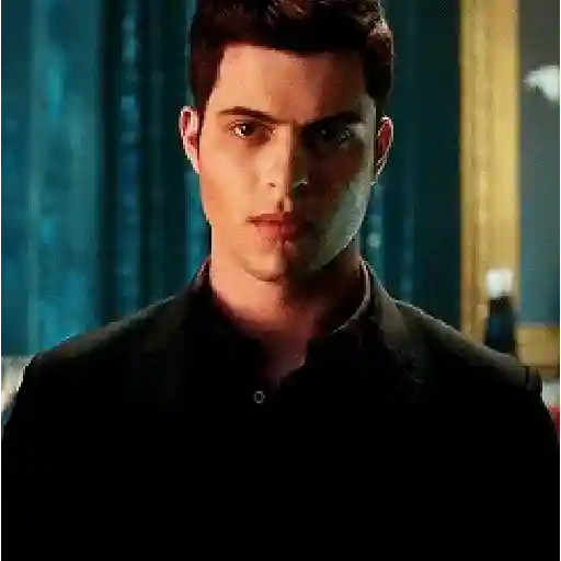 Raphael Santiago  9