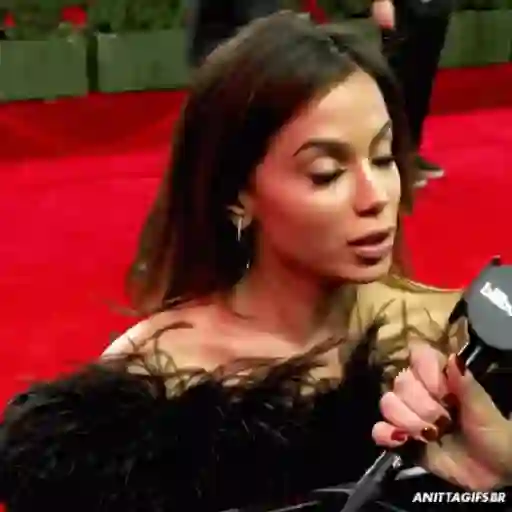 Anitta 2 22
