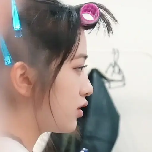 Yujin / IVE  7
