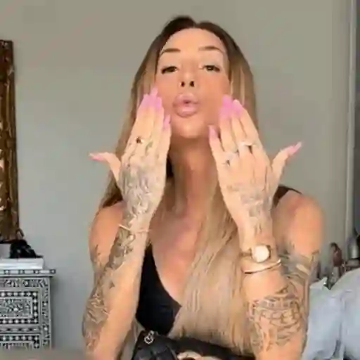Amore? 🤨 17
