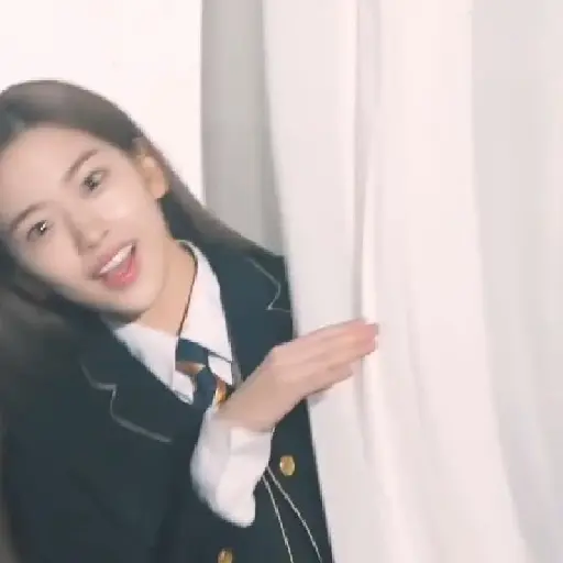 Yujin / @ive_stickers  3