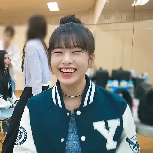 Yujin / IVE  6
