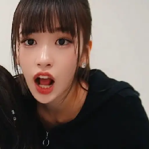 Yujin / IVE  9