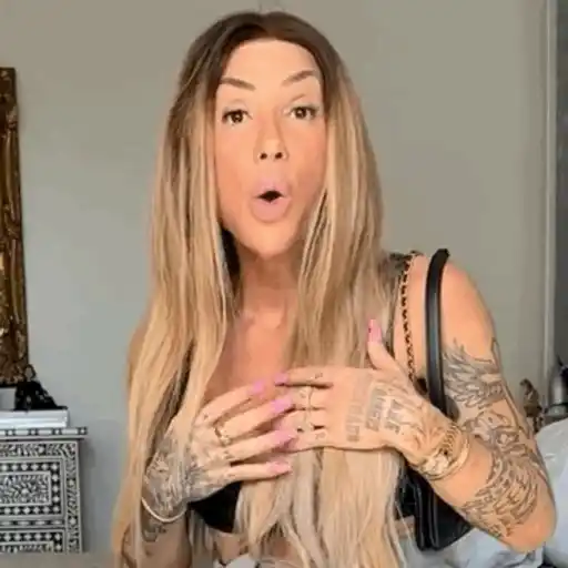 Amore? 🤨 22