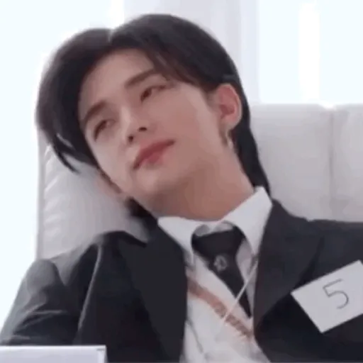 Hwang hyunjin 8