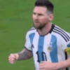 Messi y Julián Álvarez 15
