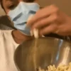 पॉपकॉर्न खाना 10