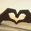 Gesto de Corazón con Manos