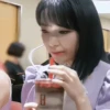  idols comendo/bebendo  8