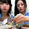  idols comendo/bebendo  5