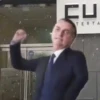 Bolsonaro dançando 🕺🏻 8