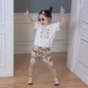 Linda garotinha dançando 7