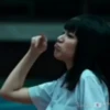 เด็กใหม่ (La chica nueva) 14