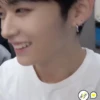LEE KNOW / STRAYKIDS  9