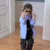 Linda garotinha dançando 21