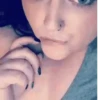 Mordiéndose el dedo 🔥 6