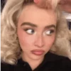 Sabrina Carpenter ✨🎀🎙️ 19