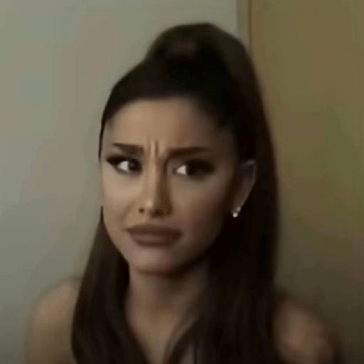 Ariana Grande 😛 4