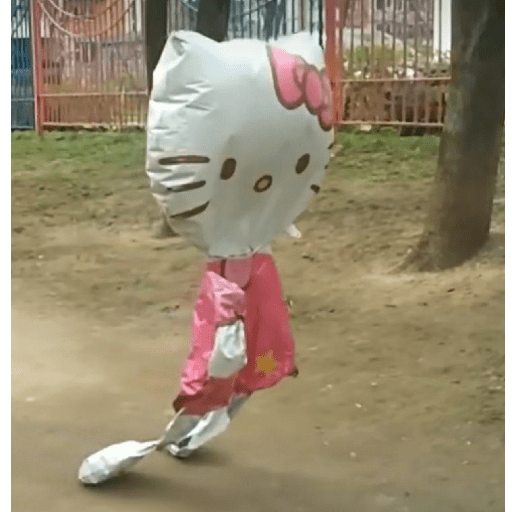 Hello Kitty Reacción  11