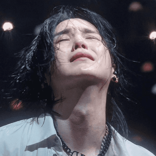 BTS triste🎶🎙️✨ 3