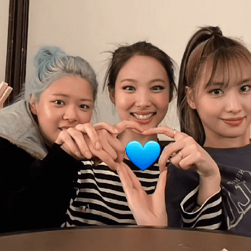 Kpop heart  17