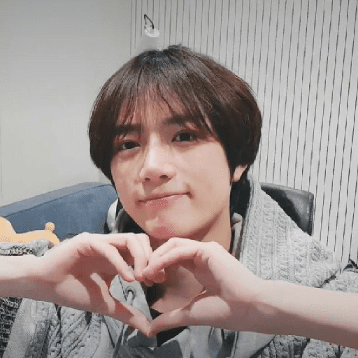 Kpop heart  11
