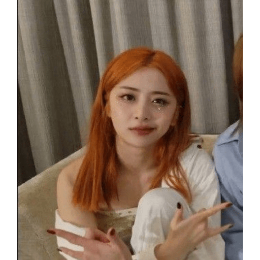HUH YUNJIN 15