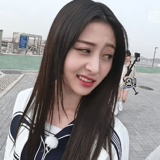 HUH YUNJIN 2