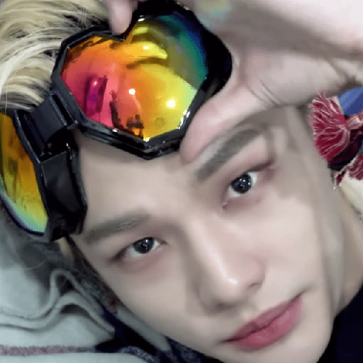 Hyunjin (10) 9