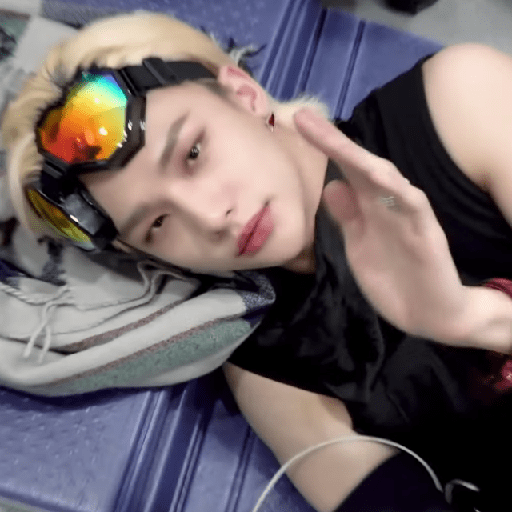 Hyunjin (10) 8