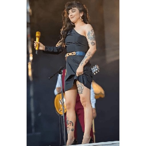 Mon laferte 18