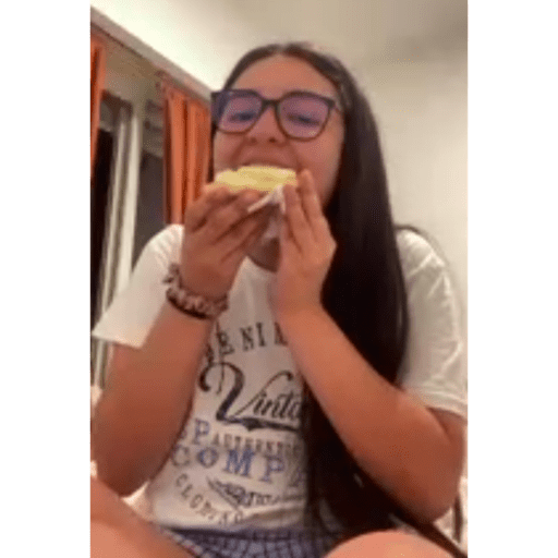 A la colombiana deportenla 16