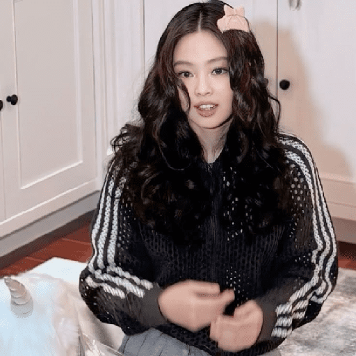 Jennie cute  1