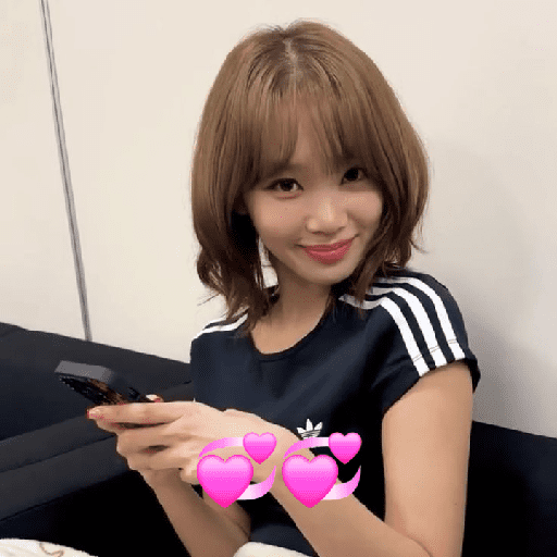 Chaewon lesserafim 19
