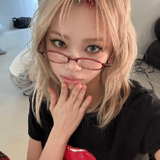 Chaewon lesserafim 11