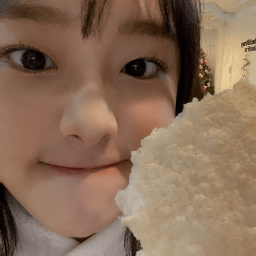 Chuu imitando Emojis 😻 24