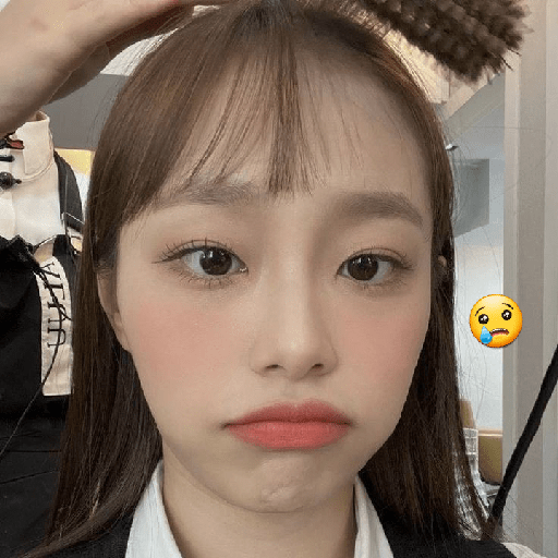 Chuu imitando Emojis 😻 21