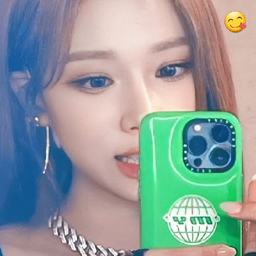Chuu imitando Emojis 😻 27