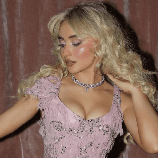 Sabrina Carpenter 30