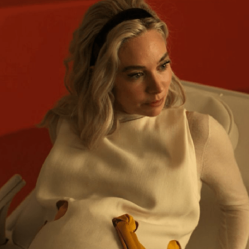 Susan Storm Vanessa Kirby 11
