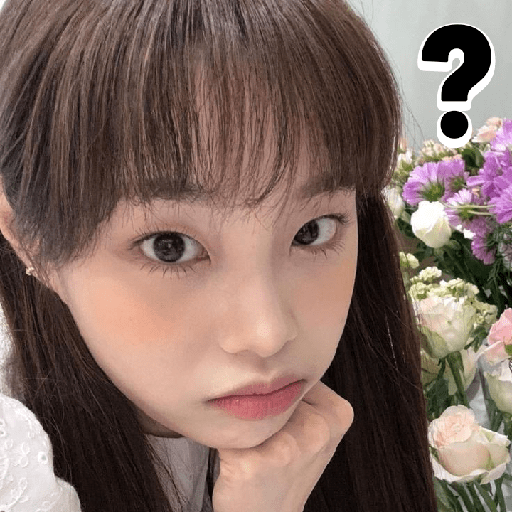 Chuu imitando Emojis 😻 23