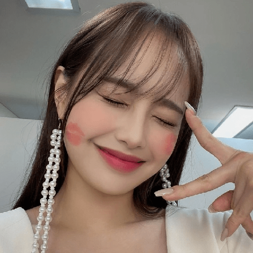 Chuu imitando Emojis 😻 16