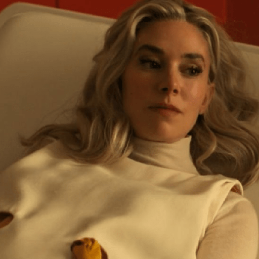 Susan Storm Vanessa Kirby 12