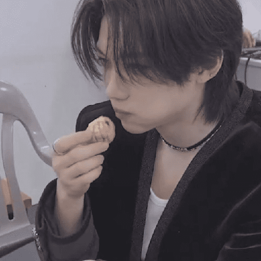 °•《 Félix 🐣 》•°skz 18