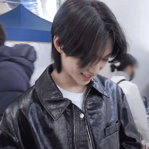 °•《 Félix 🐣 》•°skz 21