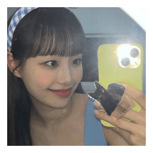 Chuu imitando Emojis 😻 11